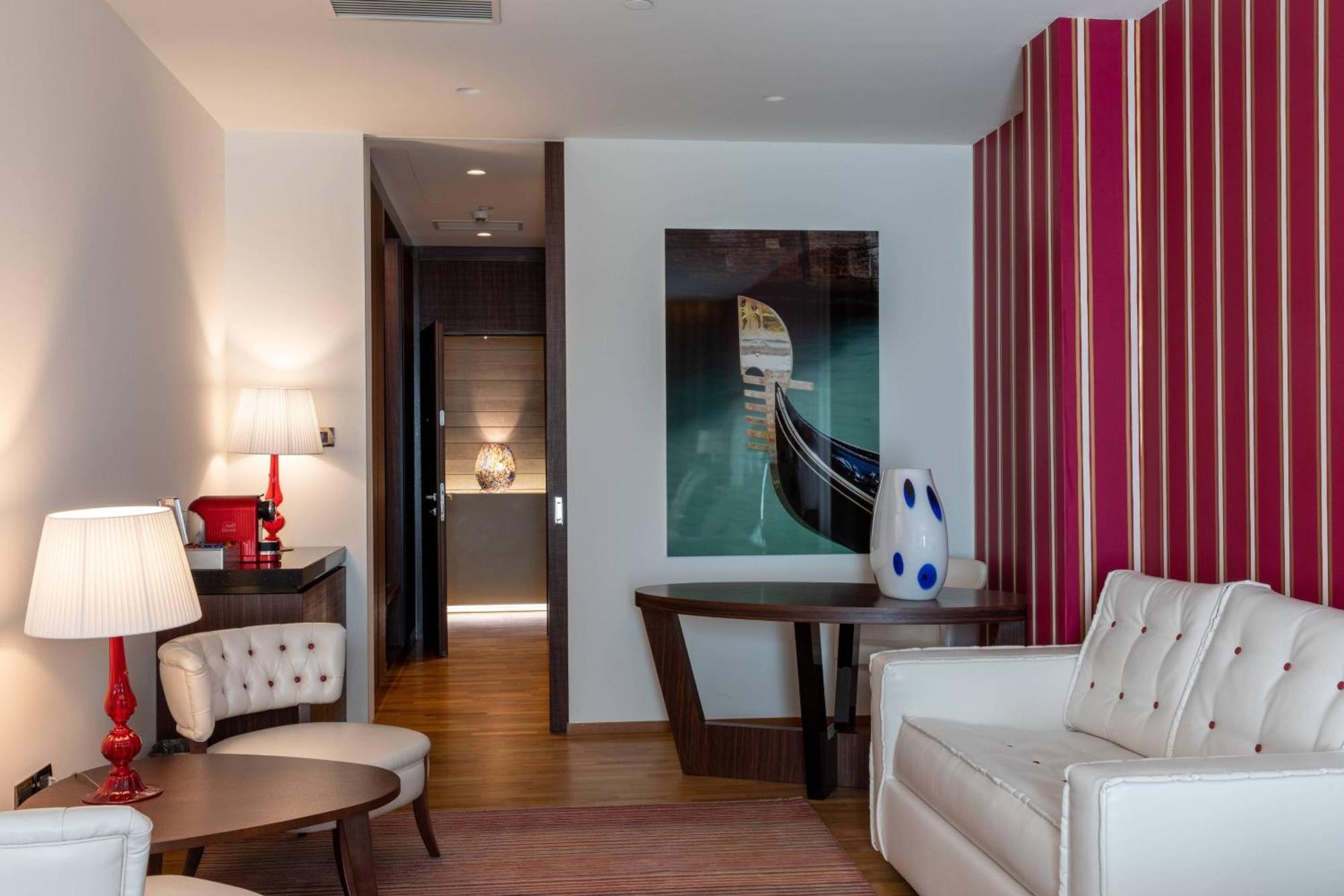 Courtyard By Marriott Venice Airport Тессера Экстерьер фото