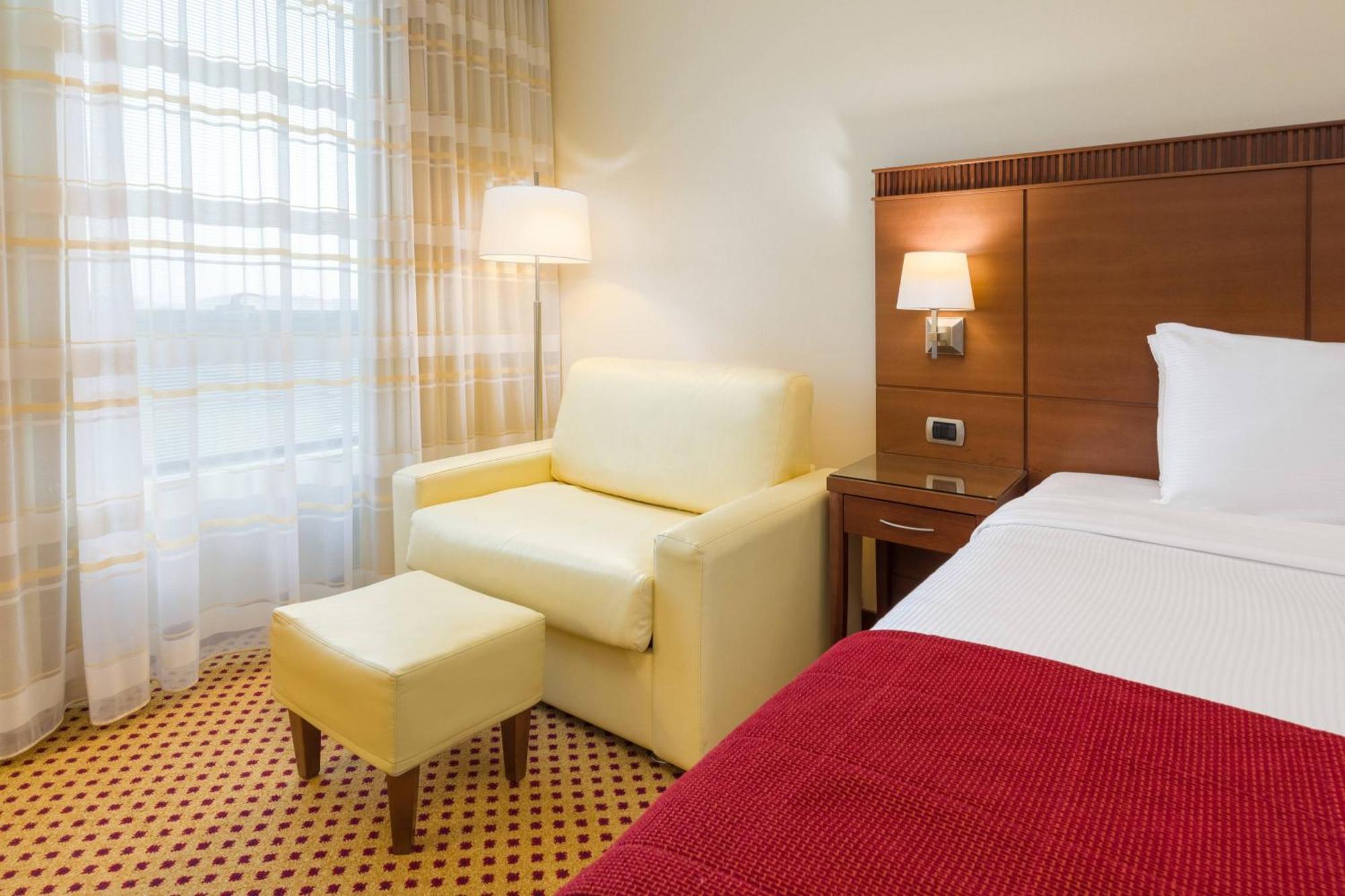 Courtyard By Marriott Venice Airport Тессера Экстерьер фото